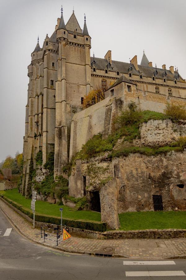 Maison Au Pied Du Chateau Chateaudun Exterior photo